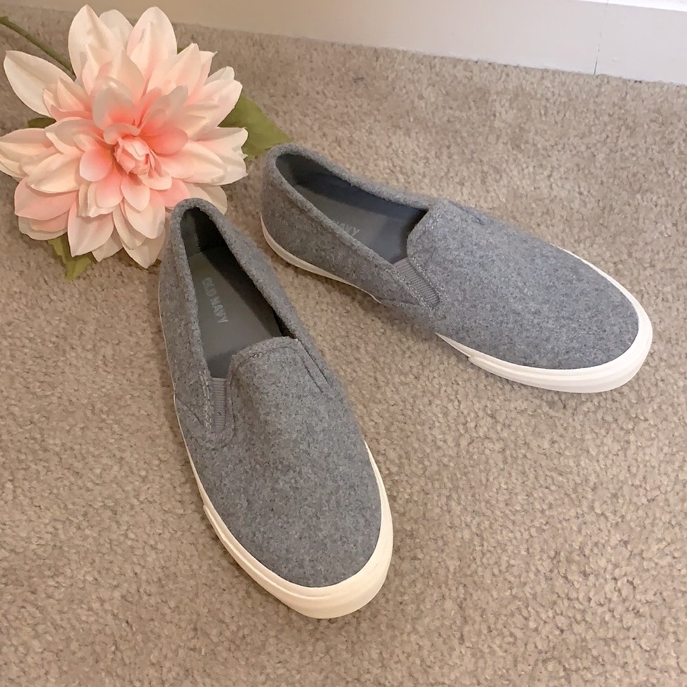 Women’s grey slip on flats